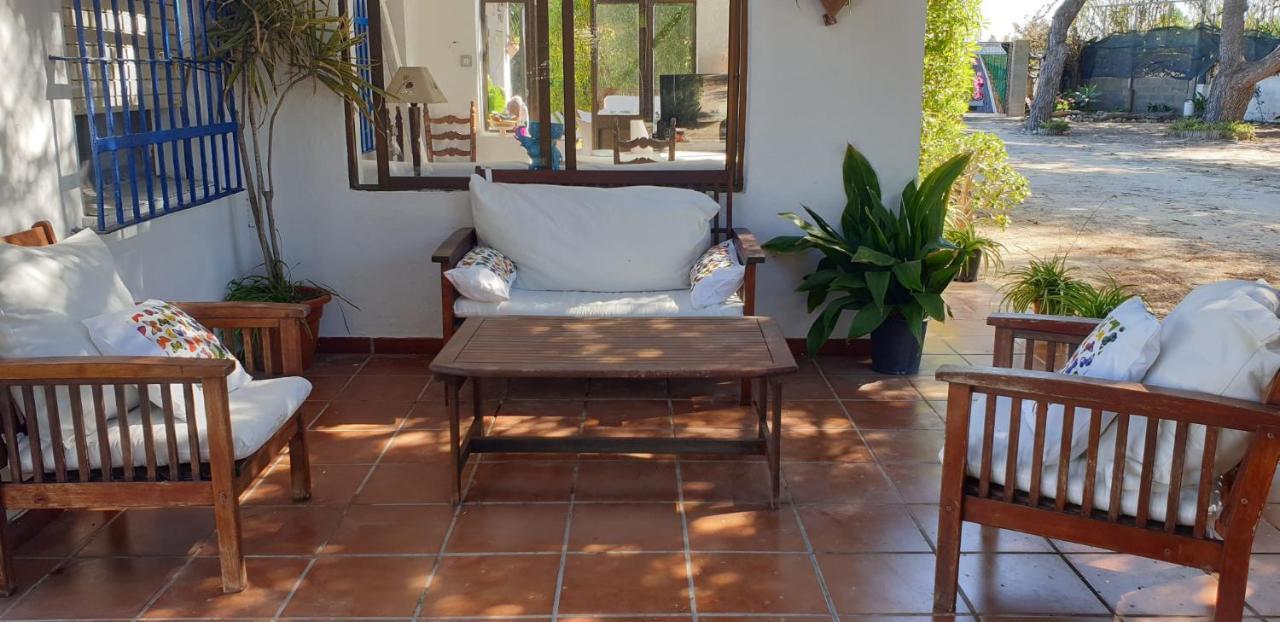 En Finca Las Dunas Dos Chalets Con Jacuzzis En Primera Linea De Playa , Uno De 4 Dormitorios Y Otro De 2 Dormitorios, Llama Al Seiscientos Veintisiete Cuatrocientos Diecisiete Trescientos Noventa Y Ocho Rota Extérieur photo