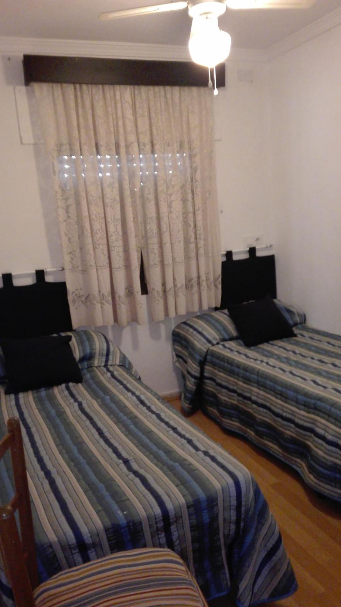 En Finca Las Dunas Dos Chalets Con Jacuzzis En Primera Linea De Playa , Uno De 4 Dormitorios Y Otro De 2 Dormitorios, Llama Al Seiscientos Veintisiete Cuatrocientos Diecisiete Trescientos Noventa Y Ocho Rota Extérieur photo