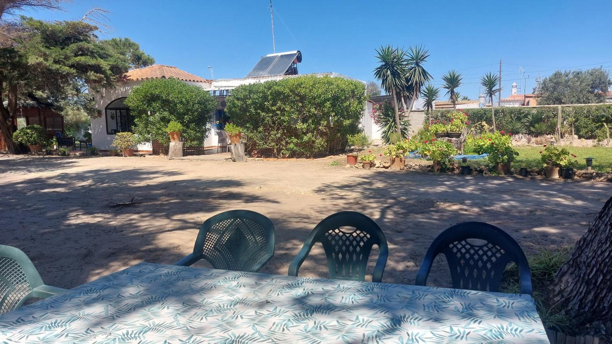 En Finca Las Dunas Dos Chalets Con Jacuzzis En Primera Linea De Playa , Uno De 4 Dormitorios Y Otro De 2 Dormitorios, Llama Al Seiscientos Veintisiete Cuatrocientos Diecisiete Trescientos Noventa Y Ocho Rota Extérieur photo