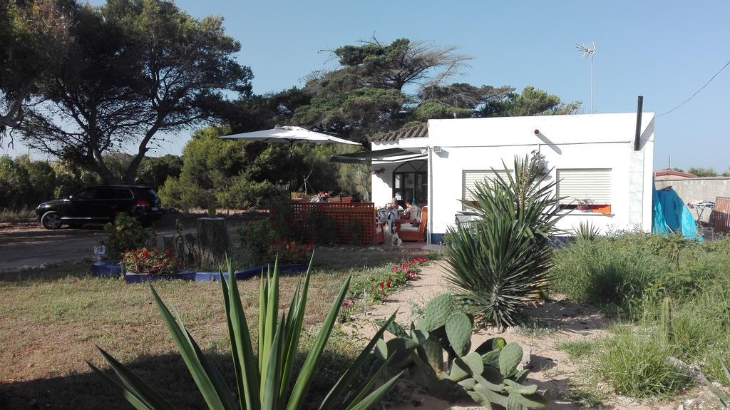 En Finca Las Dunas Dos Chalets Con Jacuzzis En Primera Linea De Playa , Uno De 4 Dormitorios Y Otro De 2 Dormitorios, Llama Al Seiscientos Veintisiete Cuatrocientos Diecisiete Trescientos Noventa Y Ocho Rota Extérieur photo