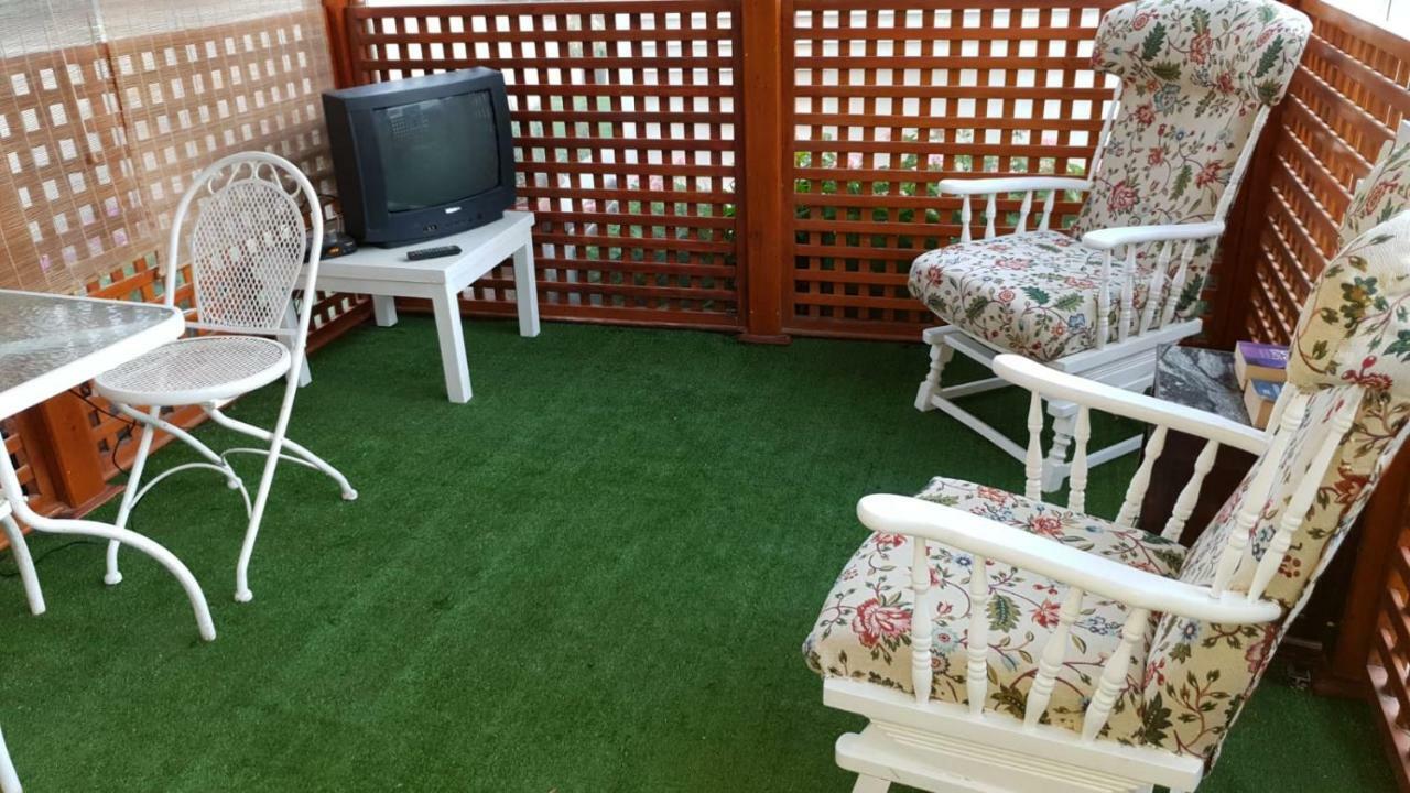 En Finca Las Dunas Dos Chalets Con Jacuzzis En Primera Linea De Playa , Uno De 4 Dormitorios Y Otro De 2 Dormitorios, Llama Al Seiscientos Veintisiete Cuatrocientos Diecisiete Trescientos Noventa Y Ocho Rota Extérieur photo